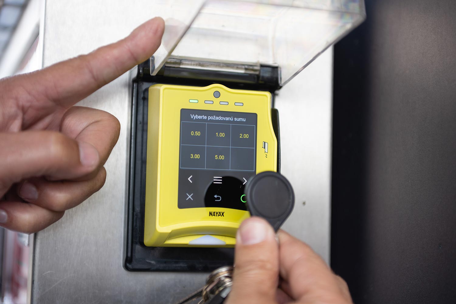 Autoumyváren NAPEŇ AUTO platba čipom, kartou - terminál.